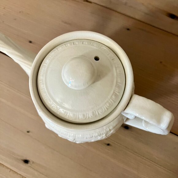 Vintage English Cream Ironstone Teapot, TG Green England Hunt Club, Equestrian - Picture 4 of 6